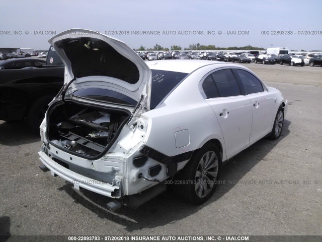 1LNHL9DK6DG602419 - 2013 LINCOLN MKS WHITE photo 4