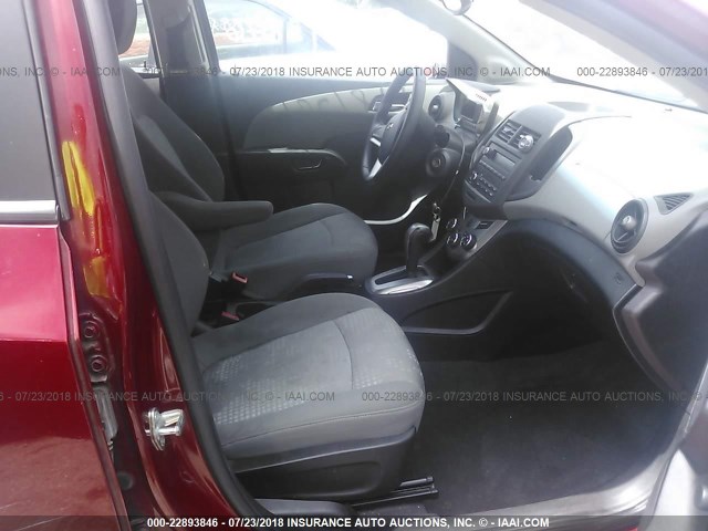1G1JA6SH7D4155157 - 2013 CHEVROLET SONIC LS RED photo 5