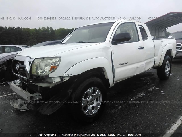 5TETX62N06Z158044 - 2006 TOYOTA TACOMA PRERUNNER ACCESS CAB WHITE photo 2