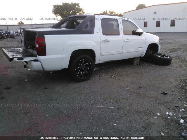 3GNTKFE70CG133378 - 2012 CHEVROLET AVALANCHE LT WHITE photo 4