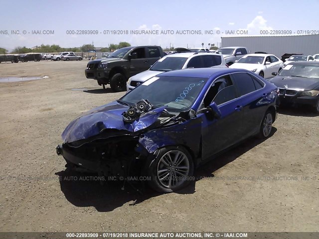 4T1BF1FK2FU970080 - 2015 TOYOTA CAMRY LE/XLE/SE/XSE BLUE photo 2