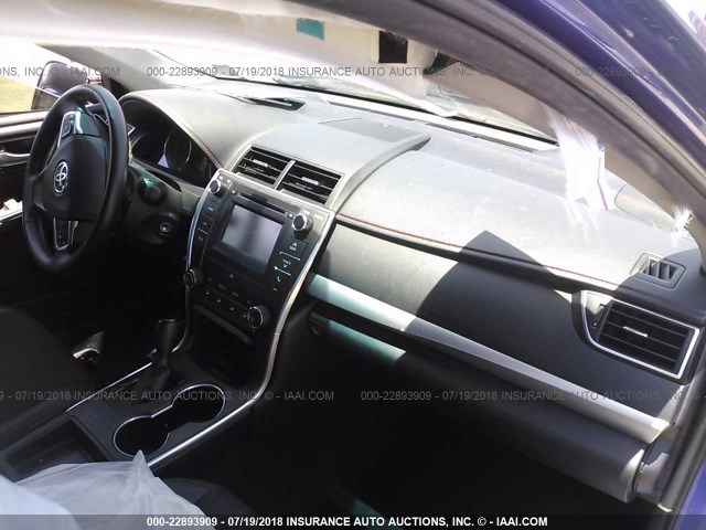 4T1BF1FK2FU970080 - 2015 TOYOTA CAMRY LE/XLE/SE/XSE BLUE photo 5