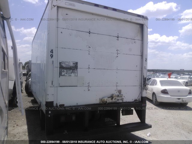 J8BC4B14XY7004923 - 2000 CHEVROLET TILT MASTER W4S04  WHITE photo 3