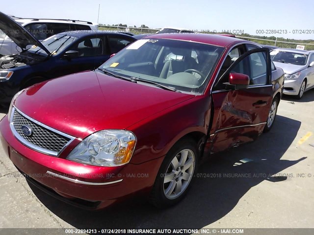 1FAFP241X5G141277 - 2005 FORD FIVE HUNDRED SEL RED photo 2