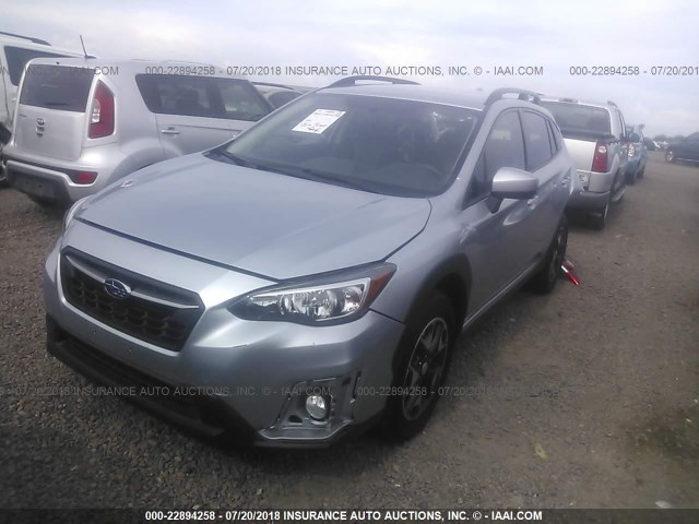 JF2GTABC2JH218870 - 2018 SUBARU CROSSTREK PREMIUM Gümüş foto 2
