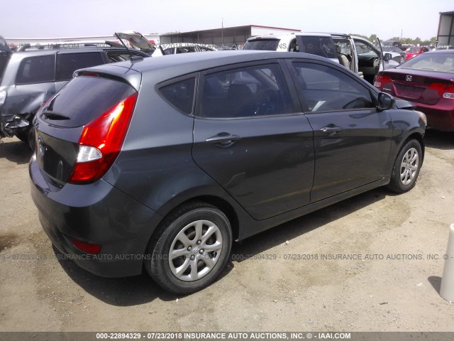 KMHCT5AE8DU100532 - 2013 HYUNDAI ACCENT GLS/GS GRAY photo 4