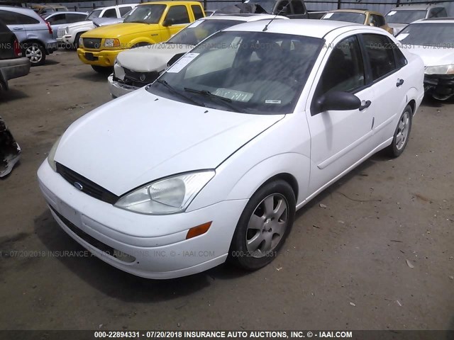 1FAFP38331W309052 - 2001 FORD FOCUS ZTS WHITE photo 2