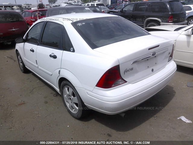 1FAFP38331W309052 - 2001 FORD FOCUS ZTS WHITE photo 3