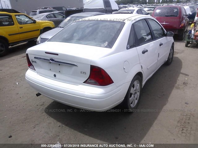 1FAFP38331W309052 - 2001 FORD FOCUS ZTS WHITE photo 4