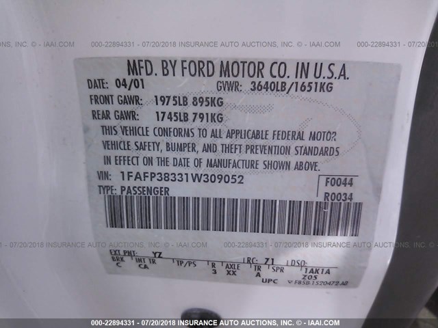 1FAFP38331W309052 - 2001 FORD FOCUS ZTS WHITE photo 9