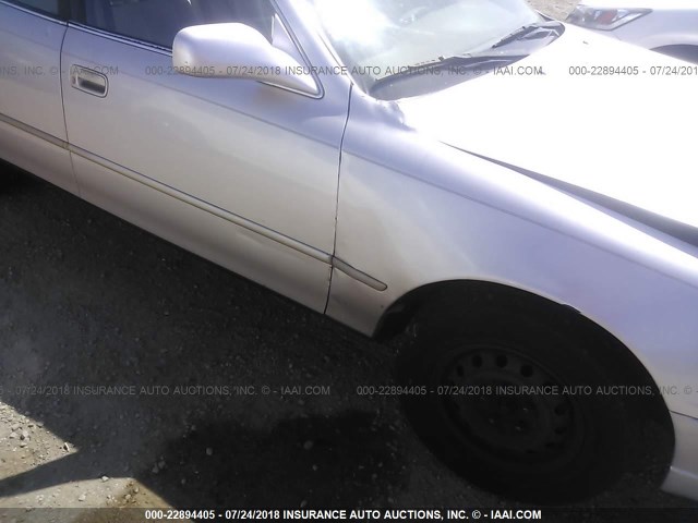 JT2BG12K4T0406658 - 1996 TOYOTA CAMRY DX/LE/XLE ვერცხლისფერი ფოტო 6