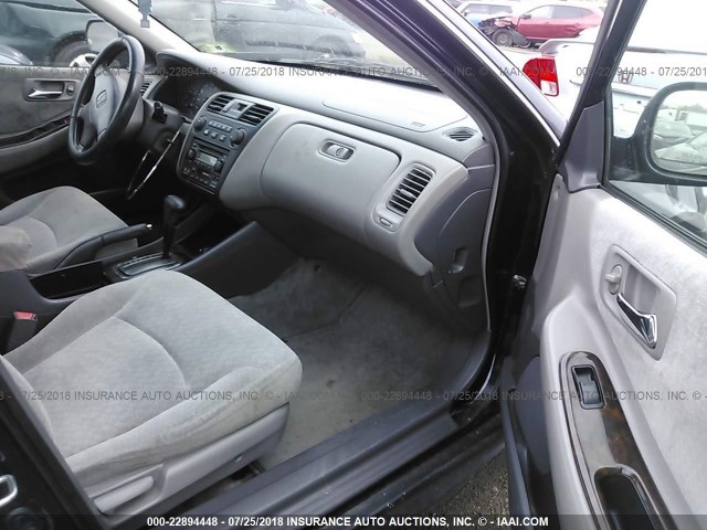 1HGCG66892A024613 - 2002 HONDA ACCORD EX/SE BLACK photo 5