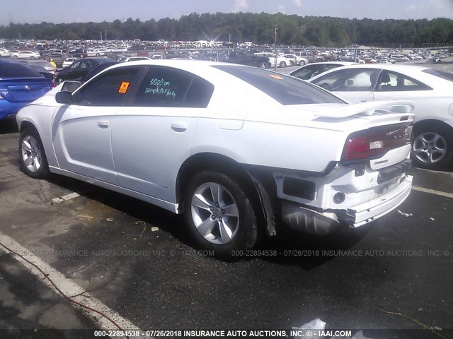 2C3CDXBG8CH102977 - 2012 DODGE CHARGER SE WHITE photo 3