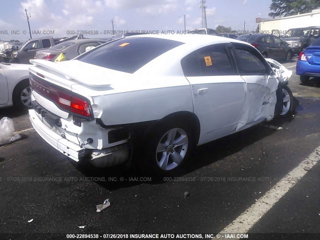 2C3CDXBG8CH102977 - 2012 DODGE CHARGER SE WHITE photo 4