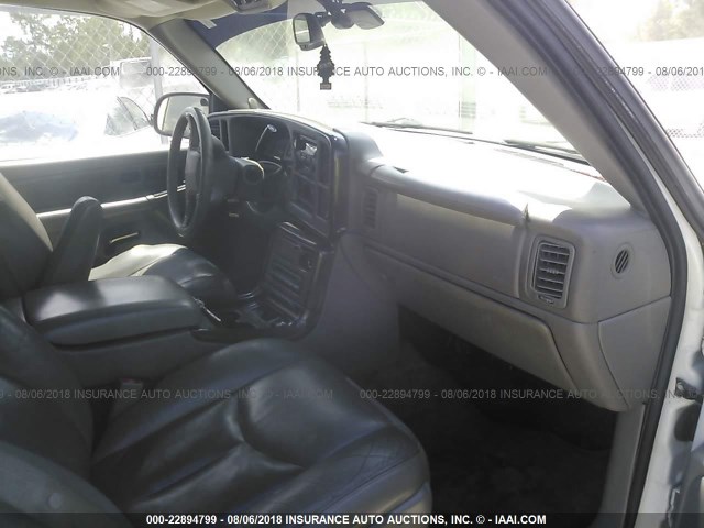 1GKEK63U25J174692 - 2005 GMC YUKON DENALI WHITE photo 5