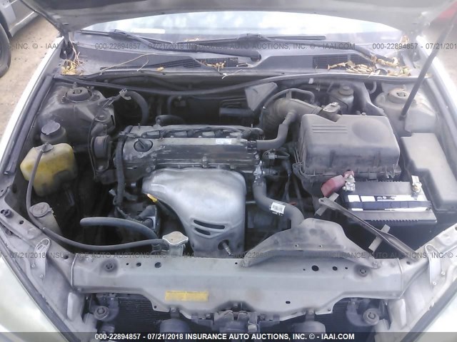 JTDBE32K320106911 - 2002 TOYOTA CAMRY LE/XLE/SE Qızıl foto 10