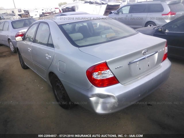 JTDBE32K320106911 - 2002 TOYOTA CAMRY LE/XLE/SE Qızıl foto 3