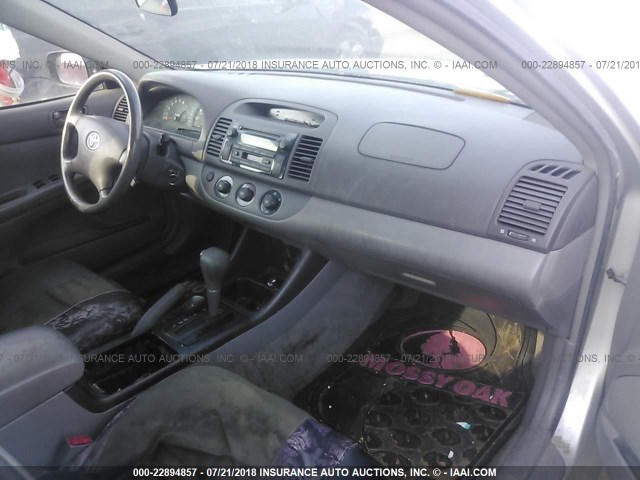 JTDBE32K320106911 - 2002 TOYOTA CAMRY LE/XLE/SE Qızıl foto 5