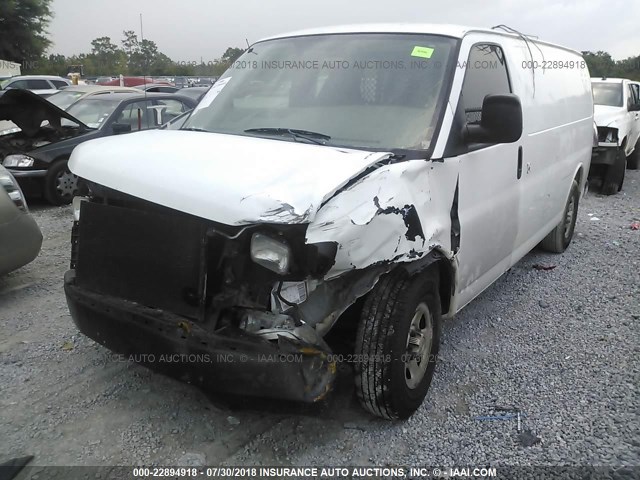 1GCFG15XX71193697 - 2007 CHEVROLET EXPRESS G1500  WHITE photo 2