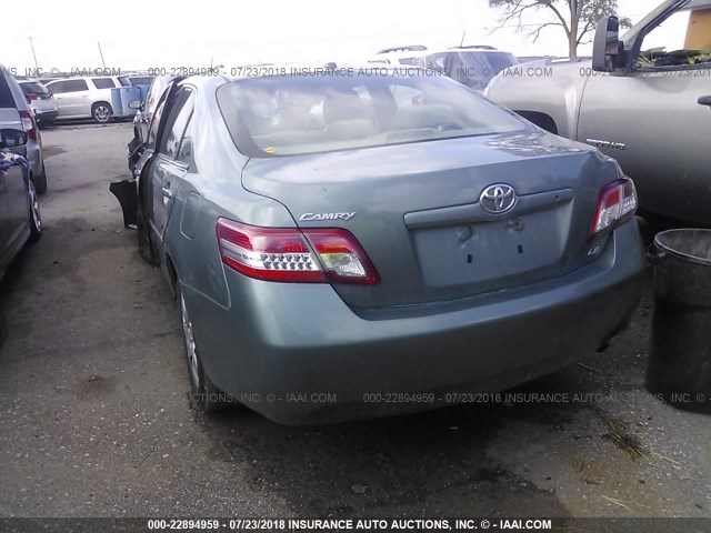 JTNBF3EK8B3011568 - 2011 TOYOTA CAMRY SE/LE/XLE GRAY photo 3