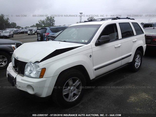 1J8HR48P07C590140 - 2007 JEEP GRAND CHEROKEE LAREDO/COLUMBIA/FREEDOM 白色 照片 2