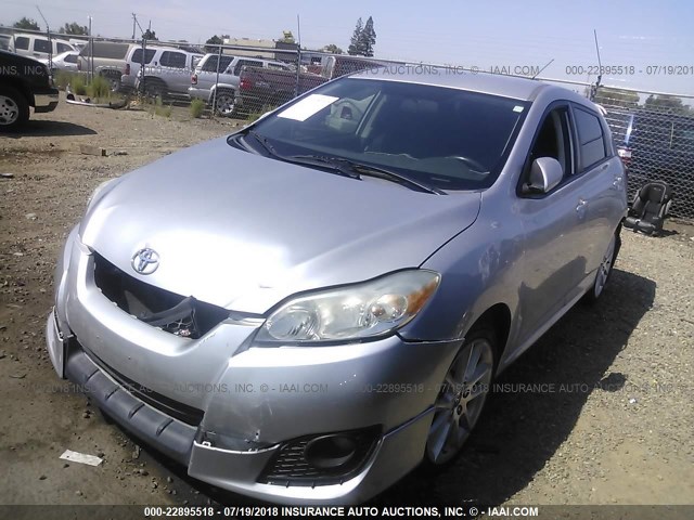 2T1GE40E09C005124 - 2009 TOYOTA COROLLA MATRIX XRS SILVER photo 2