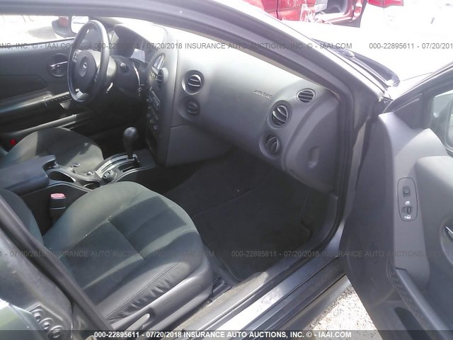 2G2WS522241197736 - 2004 PONTIAC GRAND PRIX GT2 ნაცრისფერი ფოტო 5