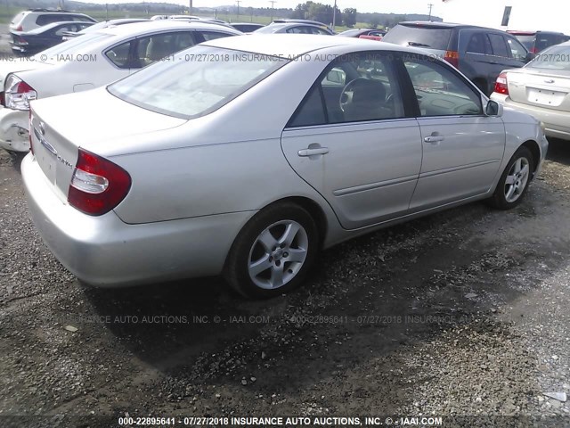 4T1BE32K52U075794 - 2002 TOYOTA CAMRY LE/XLE/SE SILVER photo 4