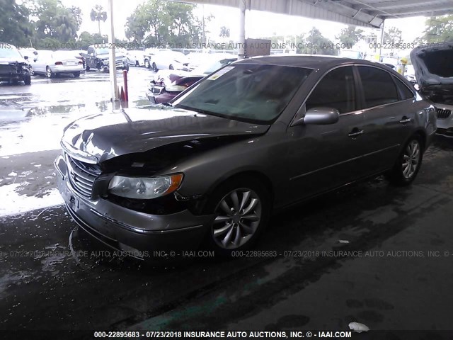 KMHFC46F26A106162 - 2006 HYUNDAI AZERA SE/LIMITED GRAY photo 2