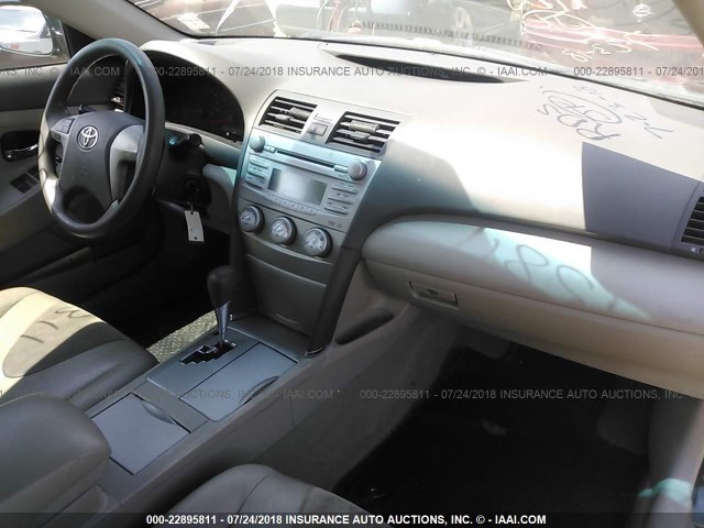 4T4BF3EK0BR140842 - 2011 TOYOTA CAMRY SE/LE/XLE 绿色 照片 5