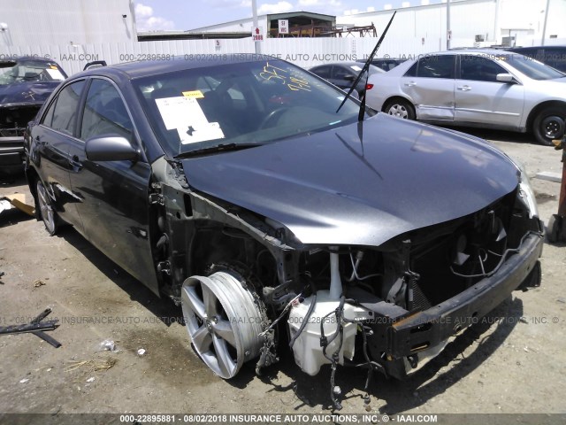 4T1BF3EK2BU636431 - 2011 TOYOTA CAMRY SE/LE/XLE 灰色 照片 1