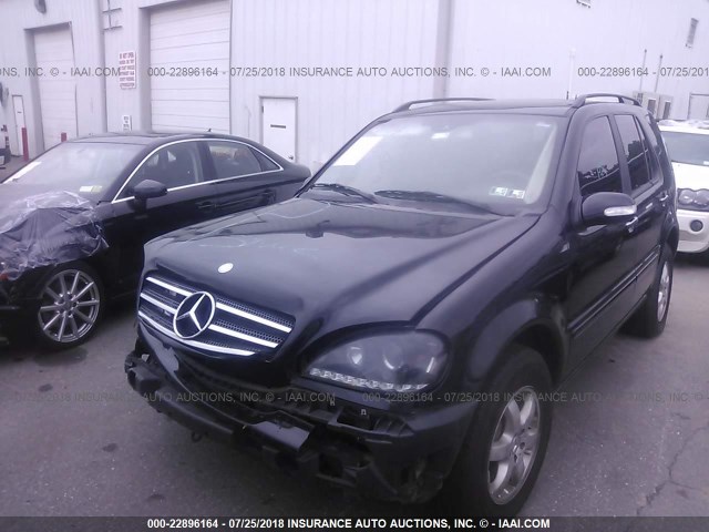 4JGAB75E15A528591 - 2005 MERCEDES-BENZ ML 500 BLACK photo 2