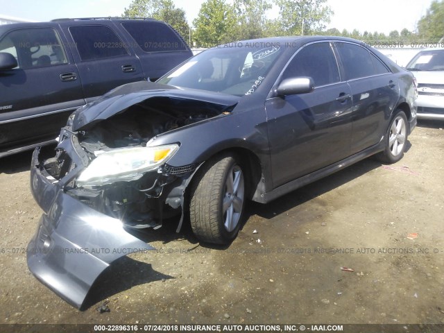 4T1BF3EK8BU131459 - 2011 TOYOTA CAMRY SE/LE/XLE 灰色 照片 2