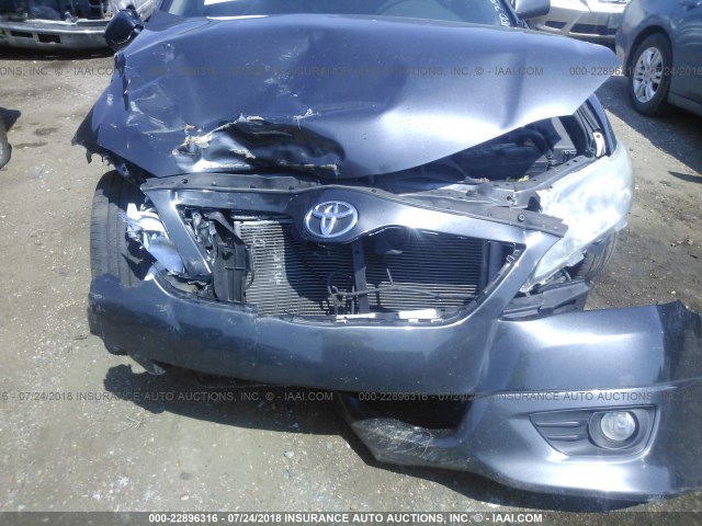 4T1BF3EK8BU131459 - 2011 TOYOTA CAMRY SE/LE/XLE 灰色 照片 6