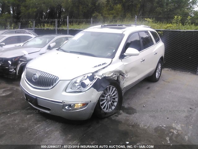 5GALRBED7AJ144300 - 2010 BUICK ENCLAVE CXL WHITE photo 2