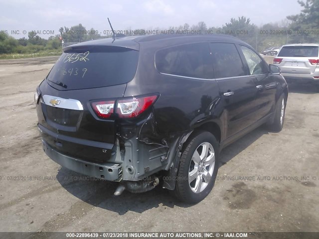 1GNKRGKD8HJ147073 - 2017 CHEVROLET TRAVERSE LT GRAY photo 4