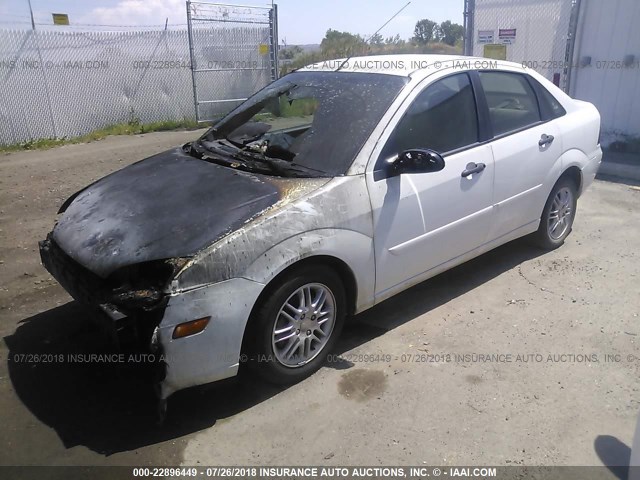 1FAFP34N67W122808 - 2007 FORD FOCUS ZX4/S/SE/SES WHITE photo 2