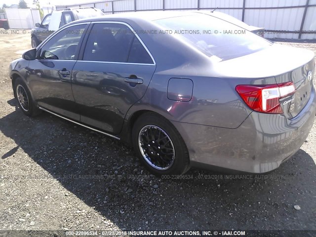 4T4BF1FKXCR165185 - 2012 TOYOTA CAMRY SE/LE/XLE GRAY photo 3