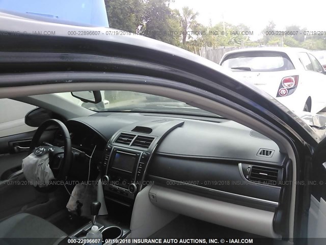 4T1BD1FK4EU102537 - 2014 TOYOTA CAMRY HYBRID/LE/XLE 黑色 照片 5