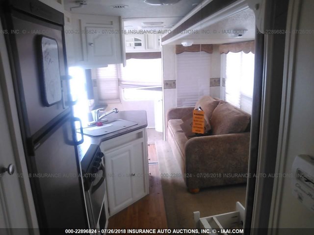 4X4TRLG26A1830130 - 2010 FOREST RIVER OTHER  白色 照片 8