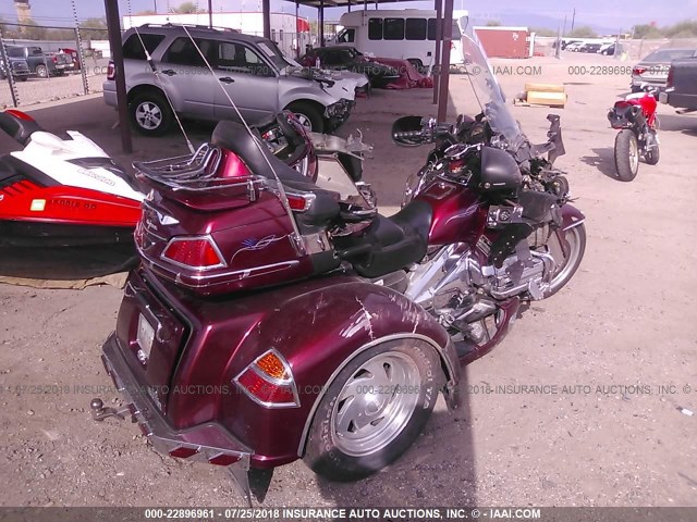 1HFSC47035A405693 - 2005 HONDA GL1800 RED photo 4