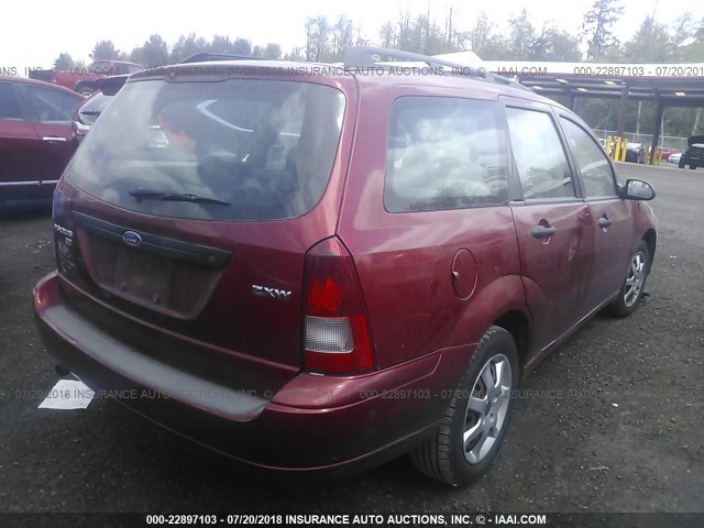 1FAFP36N85W182440 - 2005 FORD FOCUS ZXW RED photo 4