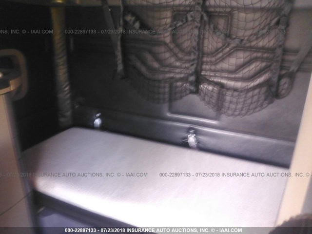 1FUJGLDR2CSBR9955 - 2012 FREIGHTLINER CASCADIA 125  WHITE photo 7