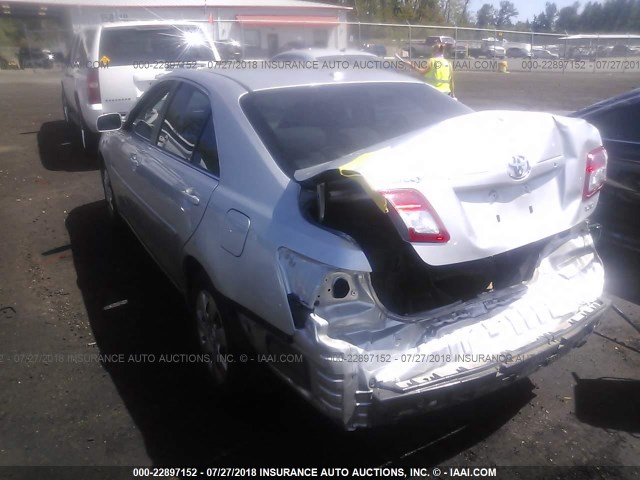 4T1BF3EKXBU164768 - 2011 TOYOTA CAMRY SE/LE/XLE SILVER photo 3
