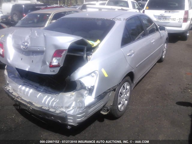 4T1BF3EKXBU164768 - 2011 TOYOTA CAMRY SE/LE/XLE SILVER photo 4