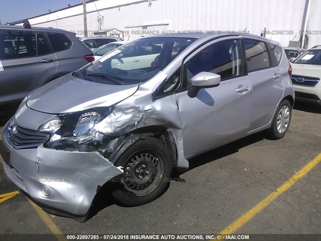 3N1CE2CP8FL409462 - 2015 NISSAN VERSA NOTE S/S PLUS/SV/SL/SR SILVER photo 2