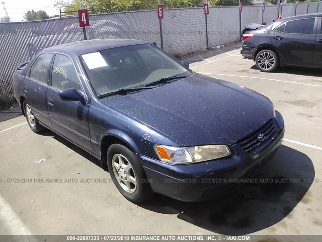 4T1BG28K6WU224604 - 1998 TOYOTA CAMRY CE/LE/XLE BLUE photo 1