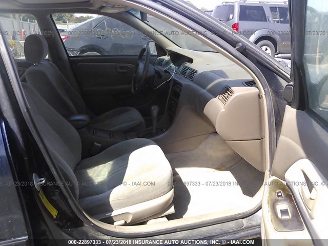 4T1BG28K6WU224604 - 1998 TOYOTA CAMRY CE/LE/XLE BLUE photo 5