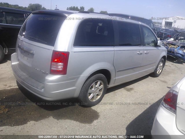 2A4RR5D17AR343709 - 2010 CHRYSLER TOWN & COUNTRY TOURING SILVER photo 4