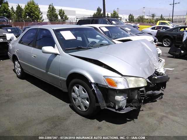 4T1BG22K2YU623974 - 2000 TOYOTA CAMRY CE/LE/XLE 银色 照片 1